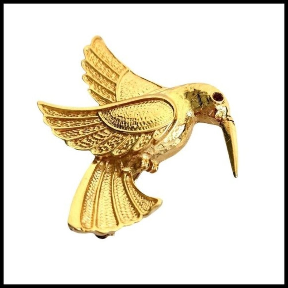 Vintage Gold Tone Hummingbird Red Rhinestone‎ Eye Brooch Pin Texturized